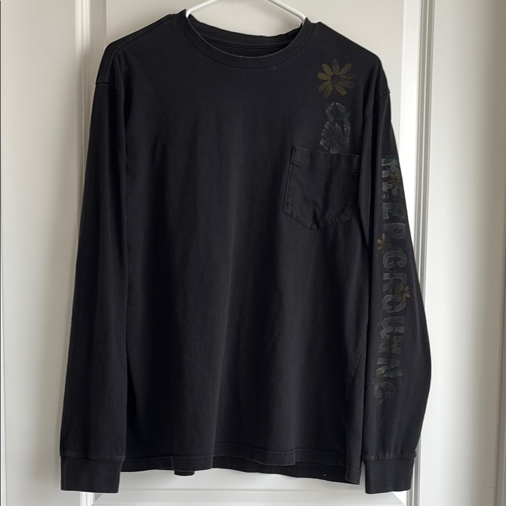 American Eagle Black Long Sleeve Shirt with Floral Design - Picture 3 of 6